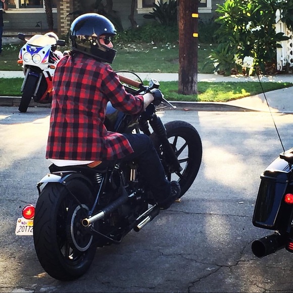 Meet your Posher, Van - Picture 1 of 1